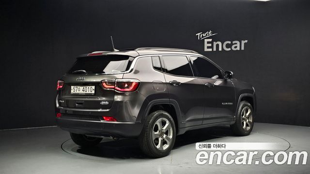 Jeep Compass 2-го поколения 2.4 Longitude AWD - фото 1