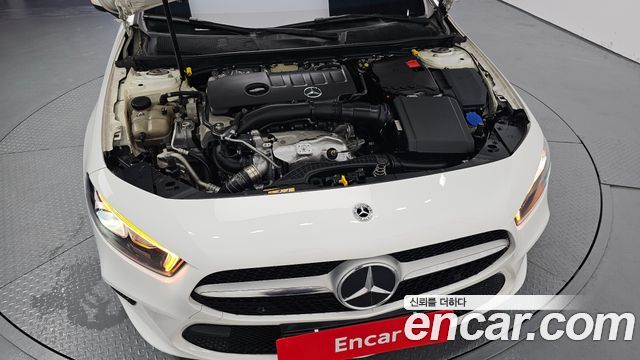 Mercedes-Benz A-Class W177 A220 Hatchback - фото 4