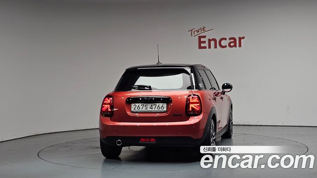 Mini Cooper 5Door Rosewood Edition 3rd - фото 3