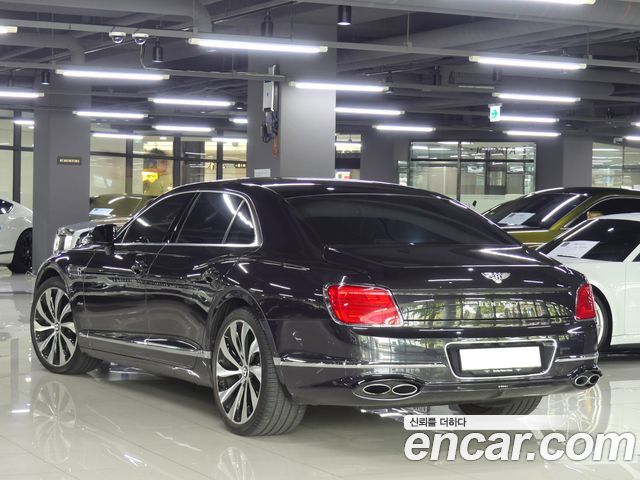 Bentley Flying Spur 3-го поколения 4.0 Azure - фото 2