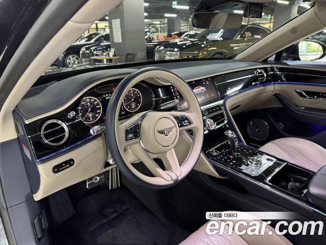 Bentley Flying Spur 3-го поколения 4.0 Azure - фото 3