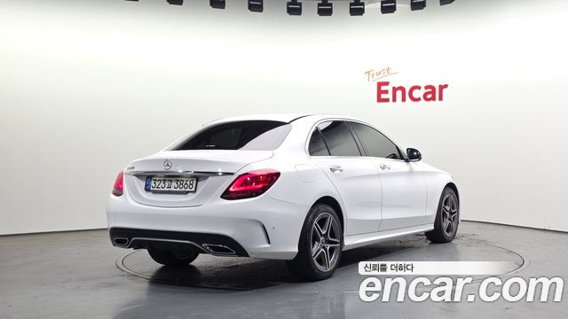 Mercedes-Benz C-Class W205 C200 AMG Line - фото 1