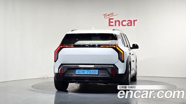 Kia EV3 Long Range 2WD Earth - фото 2