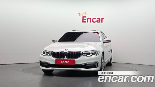 BMW 5-Series G30 520d Luxury Plus - фото 2