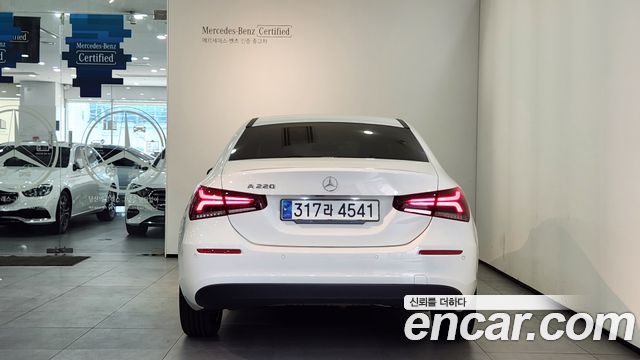 Mercedes-Benz A-Class W177 A220 Sedan - фото 3