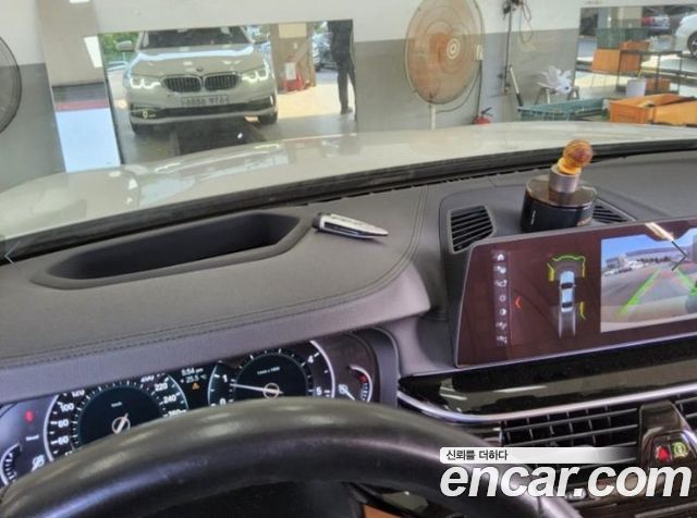 BMW 5-Series G30 520d Luxury Special Edition - фото 3
