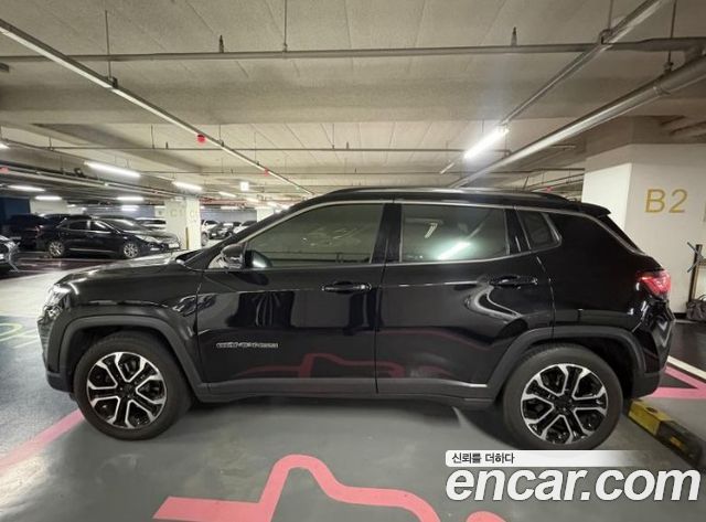 Jeep Compass 2-го поколения 2.4 limited 2WD - фото 2