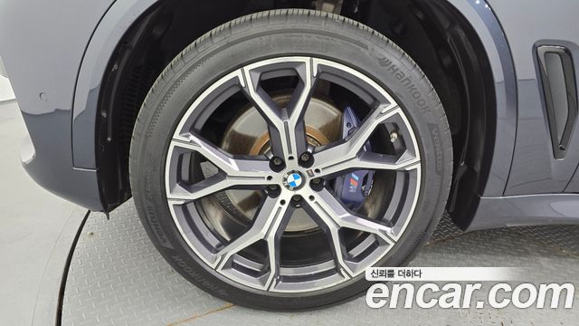 BMW X5 G05 xDrive 40i M Sport - фото 4