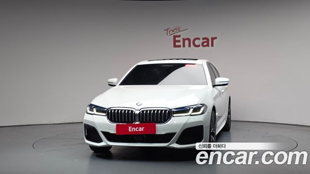 BMW 5-Series G30 530e M Sport - фото 1