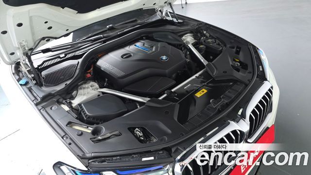 BMW 5-Series G30 530e M Sport - фото 4