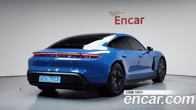 Porsche Taycan GTS - фото 0