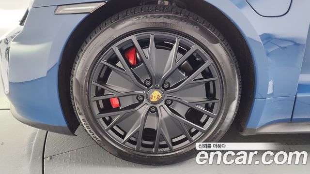 Porsche Taycan GTS - фото 3