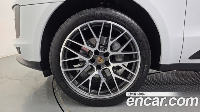 Porsche Macan 2.0 95B - фото 3
