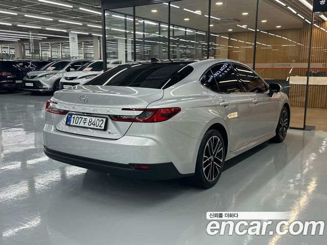Toyota Camry XV80 2.5 XLE Premium Hybrid - фото 1