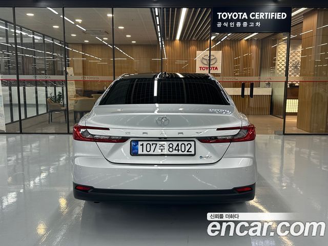 Toyota Camry XV80 2.5 XLE Premium Hybrid - фото 3