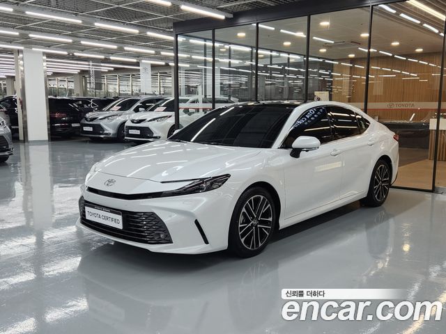 Toyota Camry XV80 2.5 XLE Premium Hybrid - фото 0