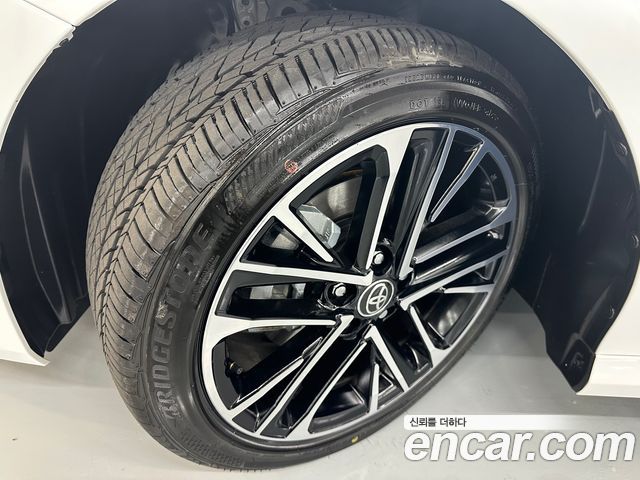 Toyota Camry XV80 2.5 XLE Premium Hybrid - фото 4