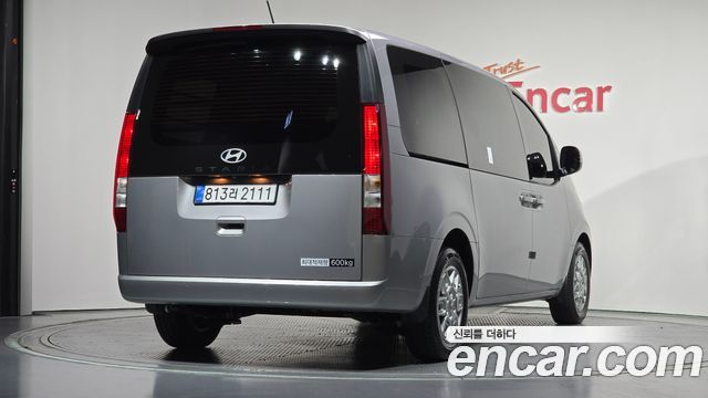Hyundai Staria HEV 1.6 Cargo 5-Seater Modern - фото 1