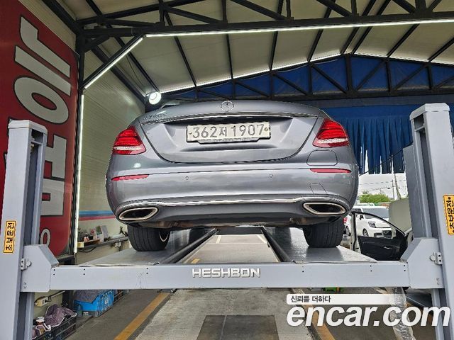 Mercedes-Benz E-Class W213 E300e Exclusive - фото 1