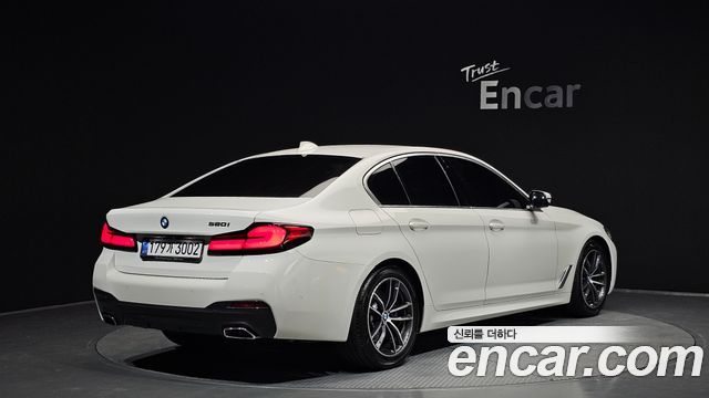 BMW 5-Series G30 520i M Sport - фото 1