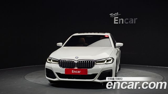 BMW 5-Series G30 520i M Sport - фото 2