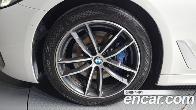 BMW 5-Series G30 520i M Sport - фото 4