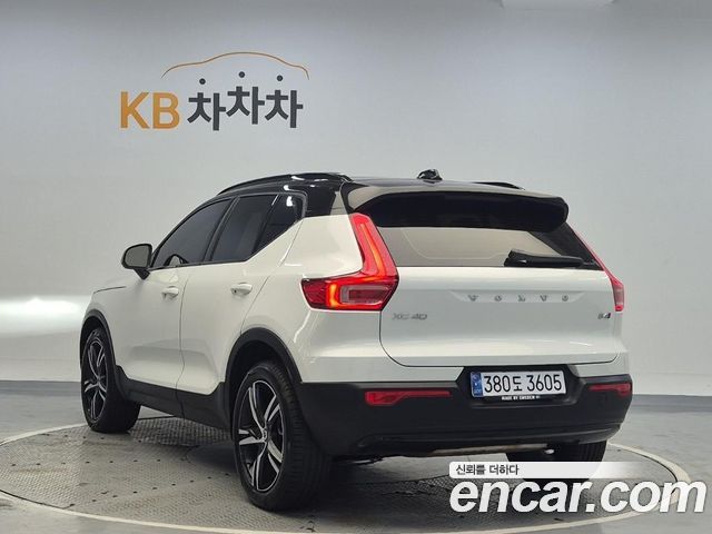 Volvo XC40 B4 R-Design - фото 1
