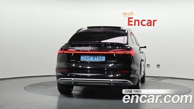 Audi e-tron 55 Quattro Sportback - фото 3