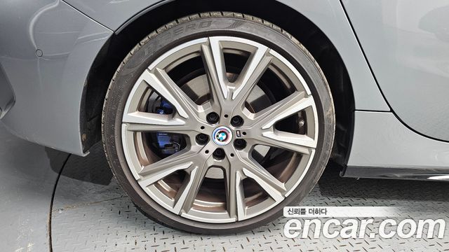BMW 1-Series F40 M135i xDrive - фото 4