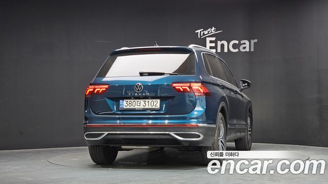 Volkswagen Tiguan 2-го поколения 2.0 TDI Prestige - фото 3
