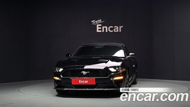 Ford Mustang Convertible - фото 2