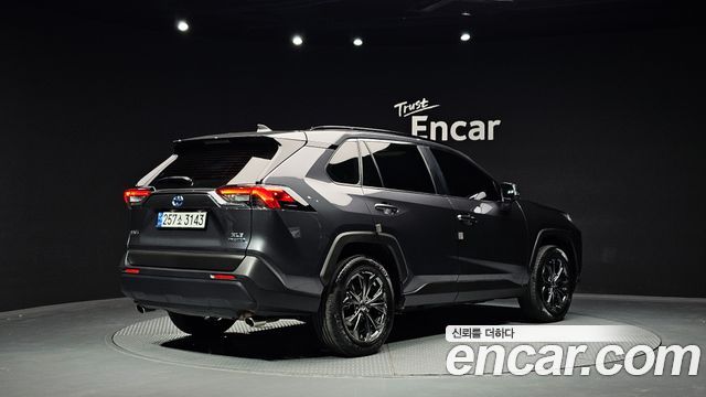 Toyota RAV4 5-го поколения 2.5 2WD Hybrid - фото 1