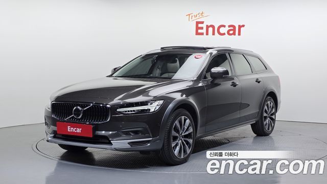 Volvo V90 B5 Pro AWD - фото 0