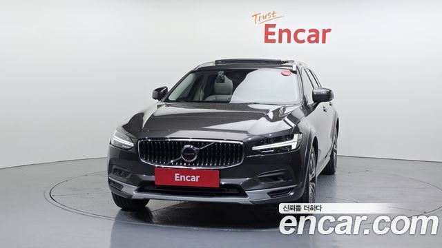 Volvo V90 B5 Pro AWD - фото 2