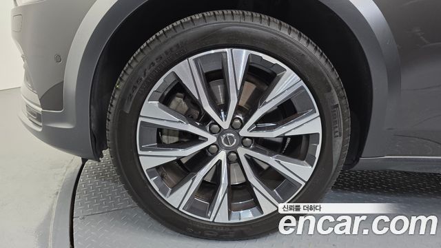 Volvo V90 B5 Pro AWD - фото 4