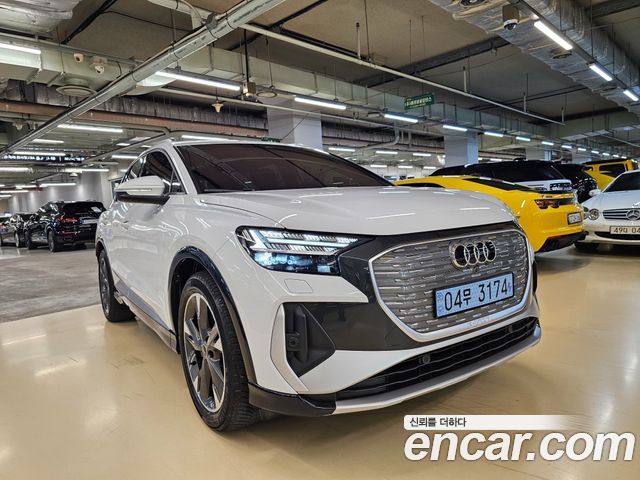 Audi Q4 e-tron F4 40 Premium - фото 0