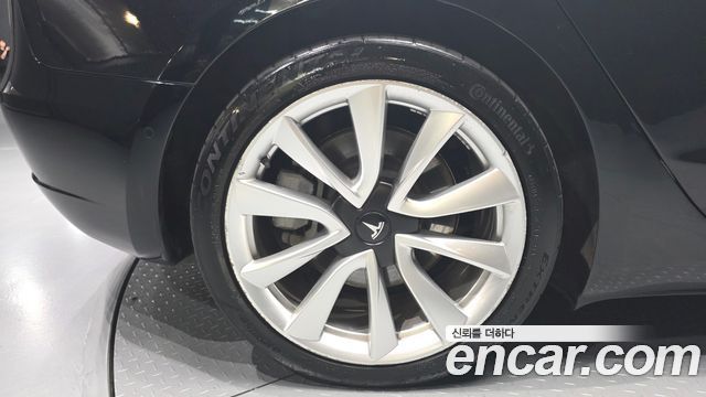 Tesla Model 3 Long Range AWD - фото 4