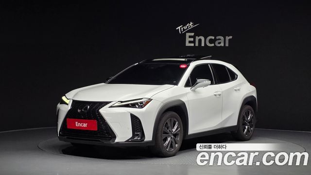 Lexus UX 2.0 F-Sport 2WD - фото 0