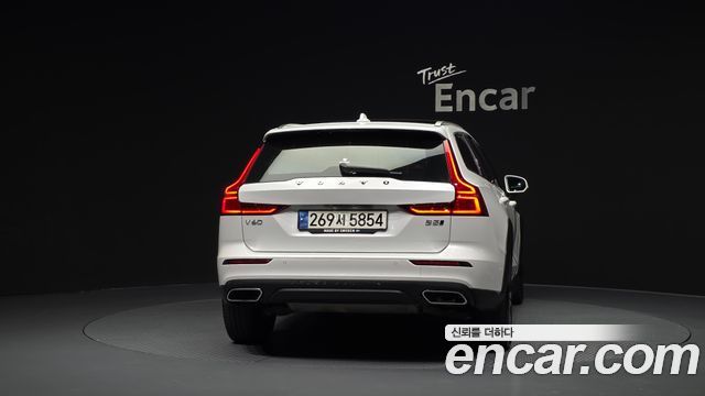 Volvo V60 2-го поколения B5 Pro AWD - фото 3