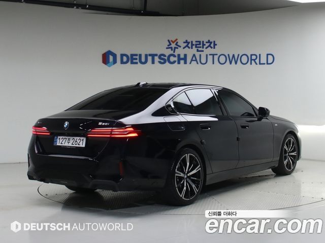 BMW 5-Series G60 530i xDrive M Sport - фото 1