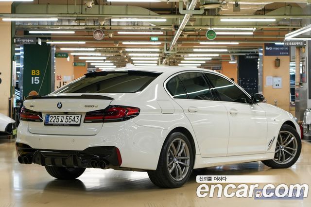 BMW 5-Series G30 520d xDrive M Sport Package Plus - фото 1