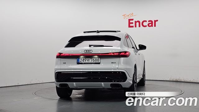 Audi Q5 45 TFSI Quattro S Line Black Edition Sport Back - фото 3