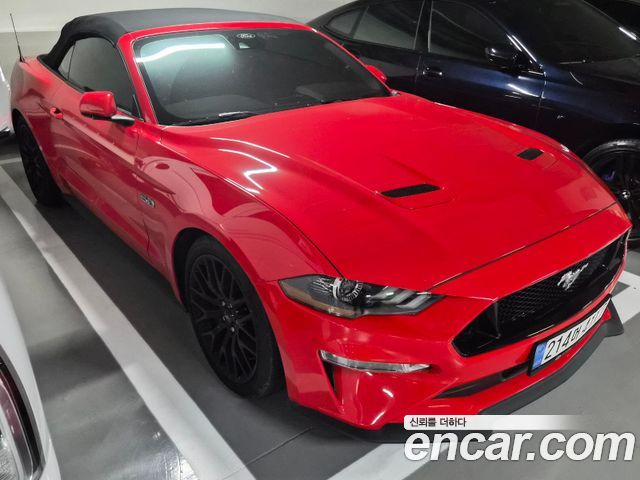 Ford Mustang GT Convertible - фото 0