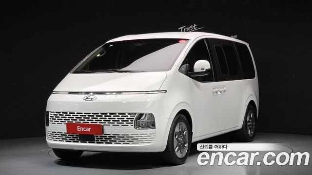 Hyundai Staria Tourer 11-Seater Modern - фото 0