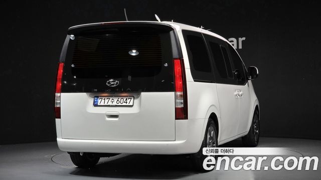 Hyundai Staria Tourer 11-Seater Modern - фото 1