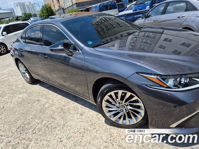 Lexus ES 7-го поколения F-Sport - фото 0