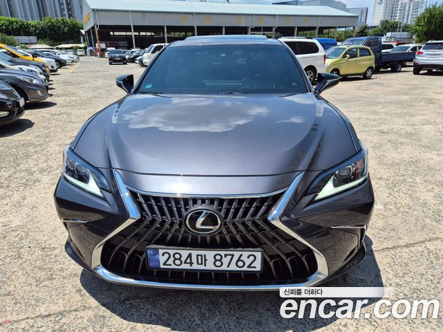 Lexus ES 7-го поколения F-Sport - фото 1