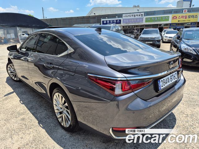 Lexus ES 7-го поколения F-Sport - фото 3