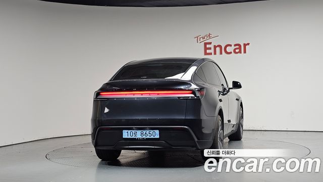 Tesla Model Y RWD - фото 2