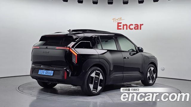 Kia EV3 Long Range 2WD Earth - фото 1